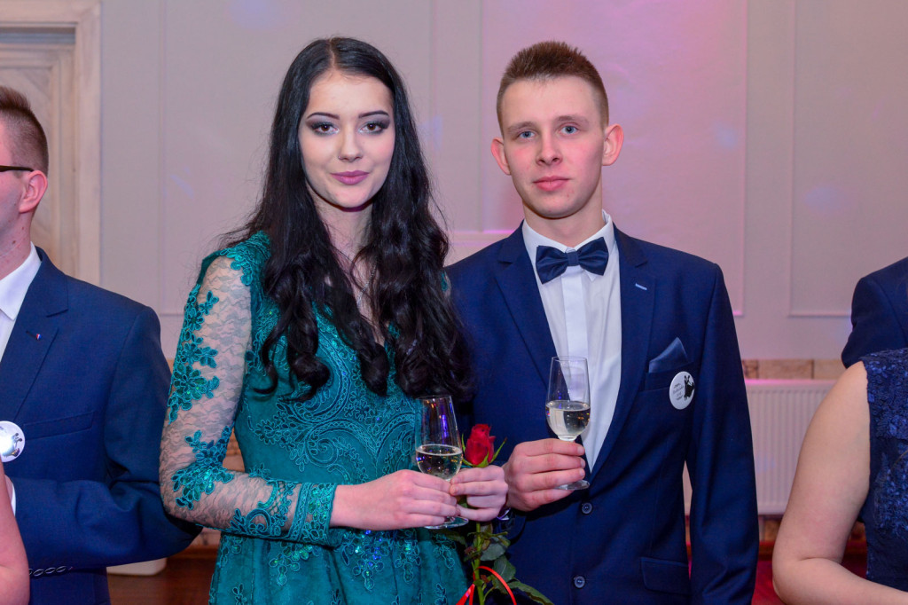 Studniówki 2018: Bal maturalny Zespół Szkół Centrum Kształcenia Praktycznego w Grodkowie [fotorelacja]