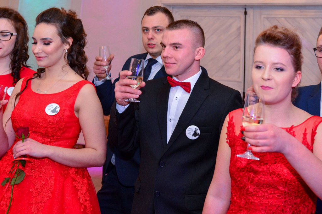Studniówki 2018: Bal maturalny Zespół Szkół Centrum Kształcenia Praktycznego w Grodkowie [fotorelacja]