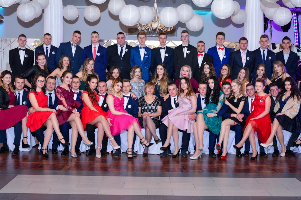 Studniówki 2018: Bal maturalny Zespół Szkół Centrum Kształcenia Praktycznego w Grodkowie [fotorelacja]