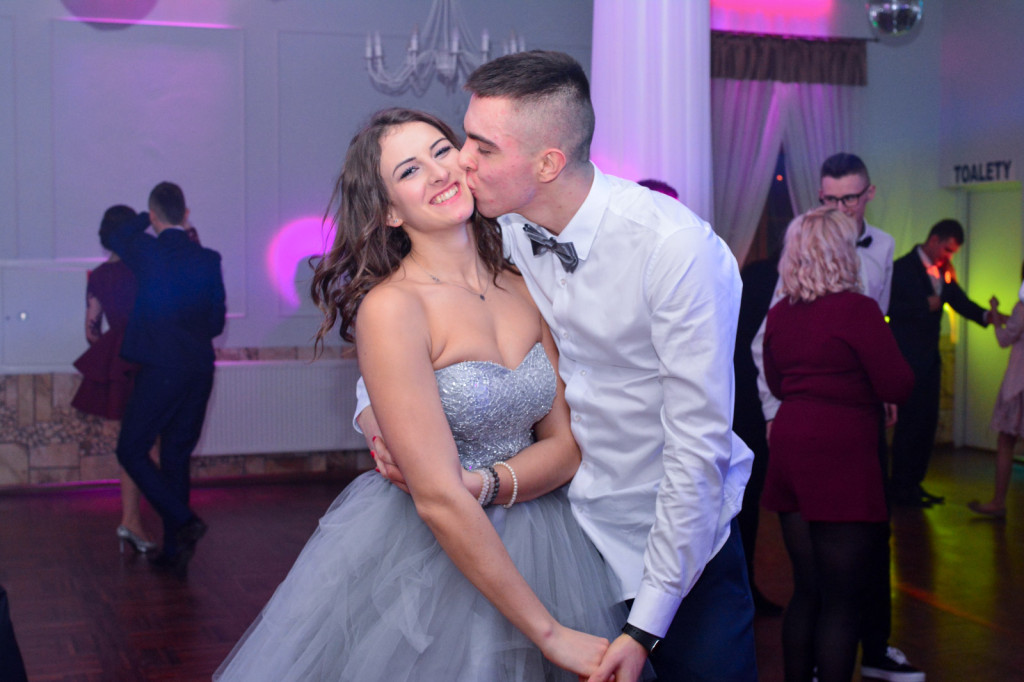 Studniówki 2018: Bal maturalny Zespół Szkół Centrum Kształcenia Praktycznego w Grodkowie [fotorelacja]