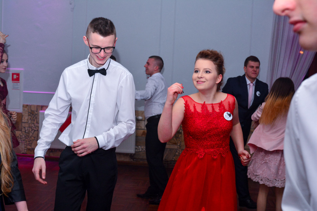 Studniówki 2018: Bal maturalny Zespół Szkół Centrum Kształcenia Praktycznego w Grodkowie [fotorelacja]