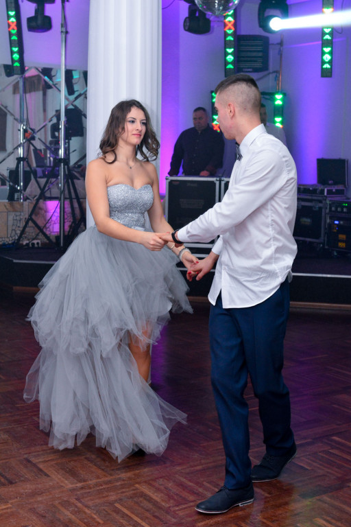 Studniówki 2018: Bal maturalny Zespół Szkół Centrum Kształcenia Praktycznego w Grodkowie [fotorelacja]