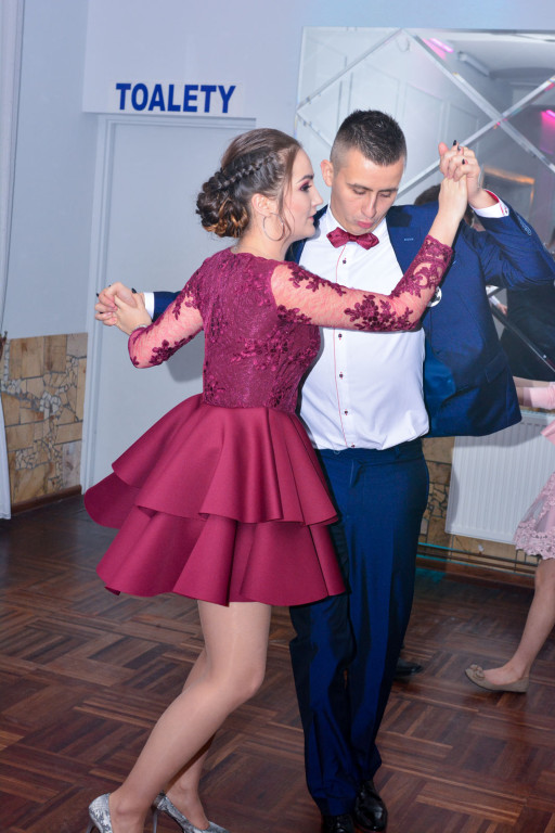 Studniówki 2018: Bal maturalny Zespół Szkół Centrum Kształcenia Praktycznego w Grodkowie [fotorelacja]