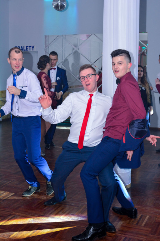 Studniówki 2018: Bal maturalny Zespół Szkół Centrum Kształcenia Praktycznego w Grodkowie [fotorelacja]
