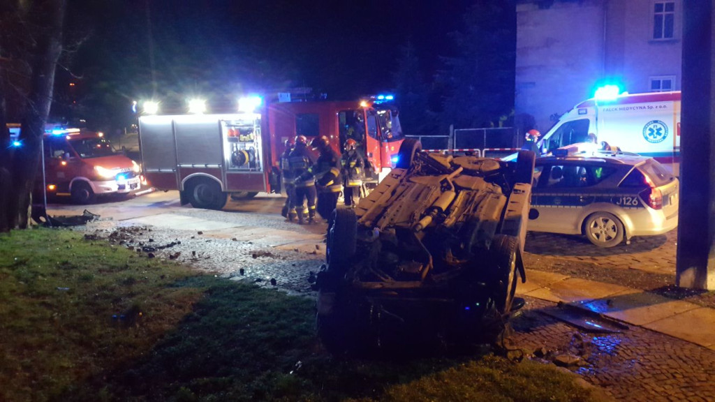 Spowodował wypadek i uciekł. 26-latek usłyszał zarzut