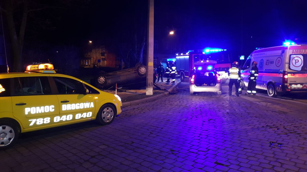 Spowodował wypadek i uciekł. 26-latek usłyszał zarzut