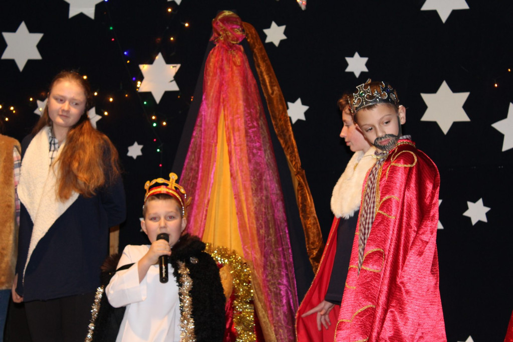 Narodzenia Jezusa w Betlejem i spisek Heroda  w wykonaniu uczniów PZSP w Olszance