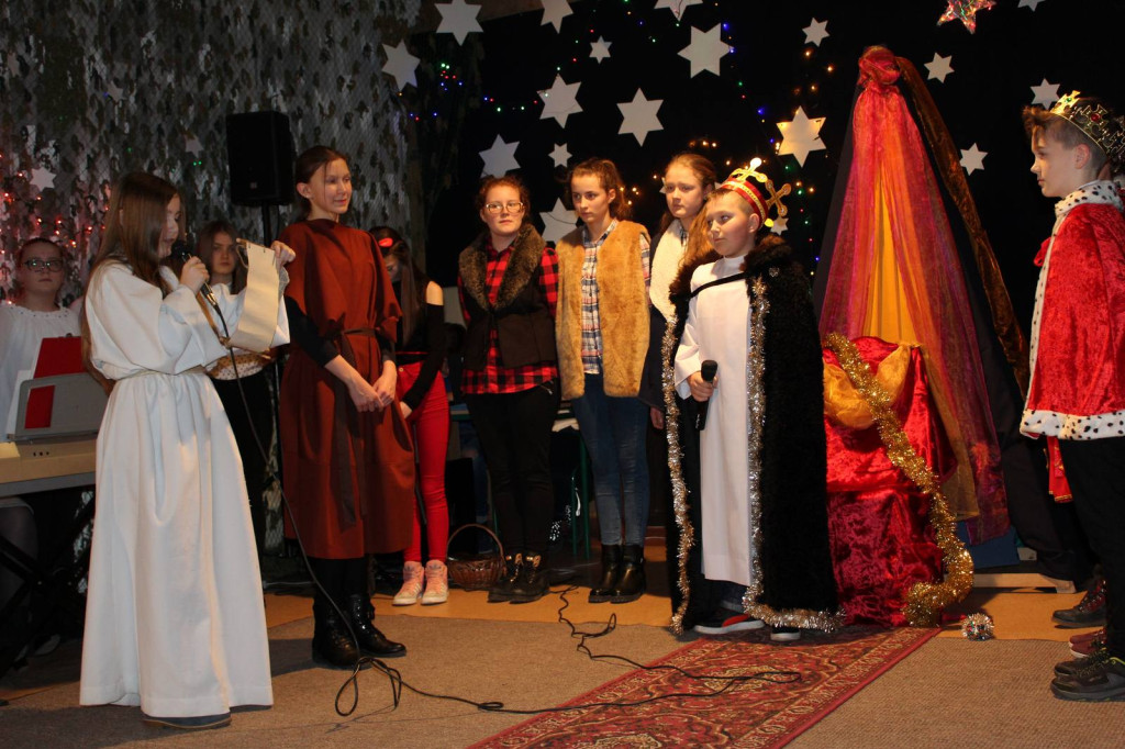 Narodzenia Jezusa w Betlejem i spisek Heroda  w wykonaniu uczniów PZSP w Olszance