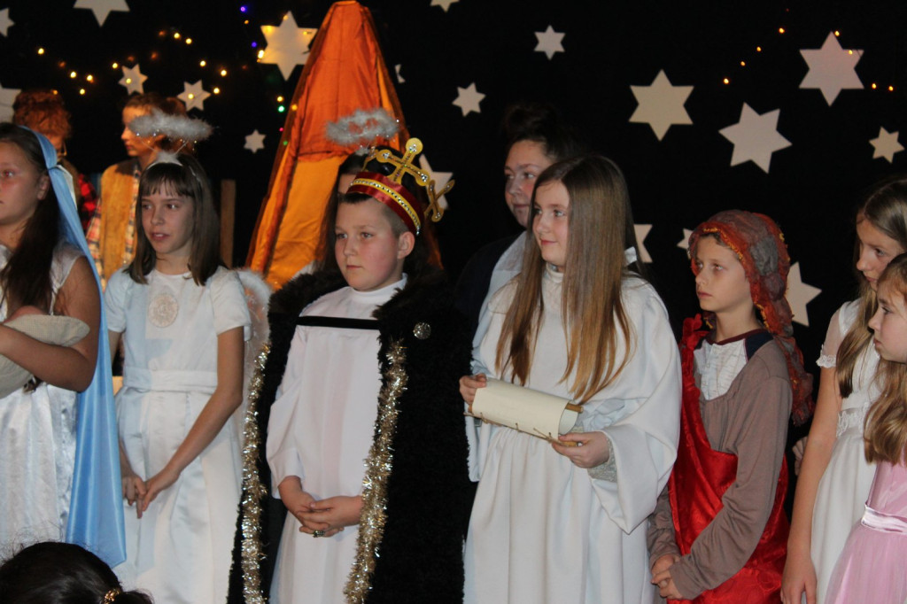 Narodzenia Jezusa w Betlejem i spisek Heroda  w wykonaniu uczniów PZSP w Olszance