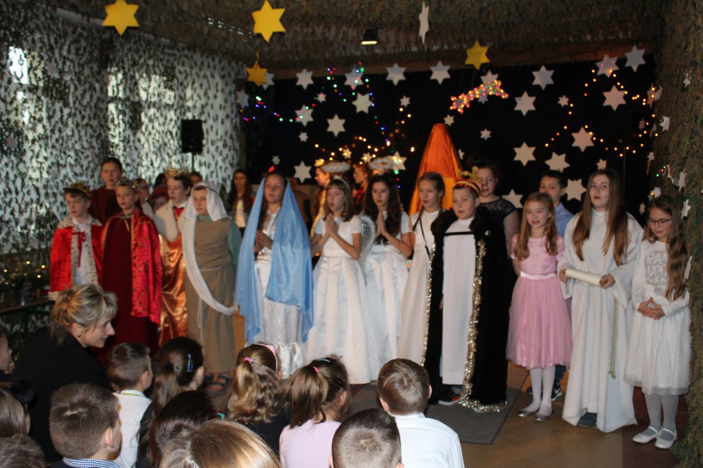 Narodzenia Jezusa w Betlejem i spisek Heroda  w wykonaniu uczniów PZSP w Olszance