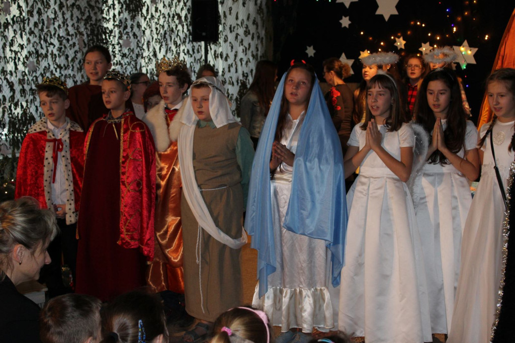 Narodzenia Jezusa w Betlejem i spisek Heroda  w wykonaniu uczniów PZSP w Olszance