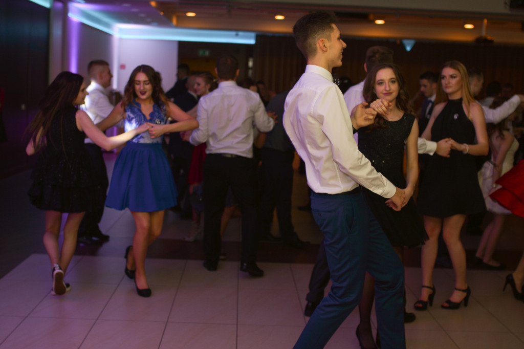 Studniówki 2018: Bal maturalny Zespół Szkół Zawodowych nr 1 im. Marii Skłodowskiej-Curie w Brzegu [fotorelacja]