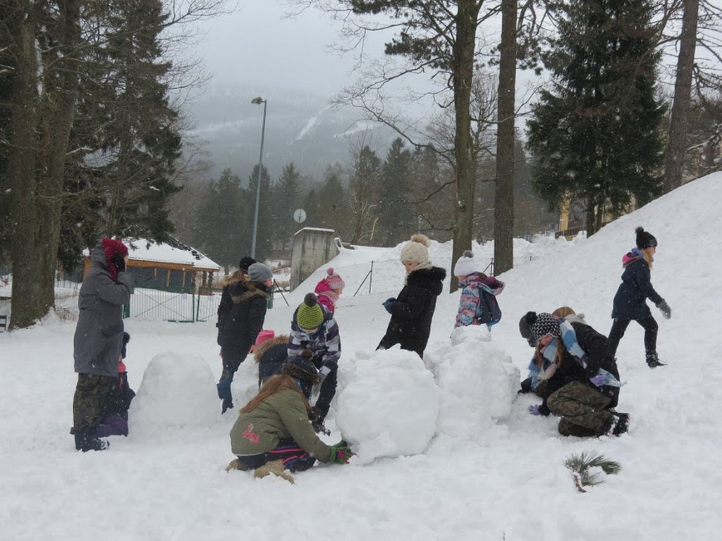 Wspomnienia to do siebie mają, że zawsze, kiedy zechcesz, wracają...