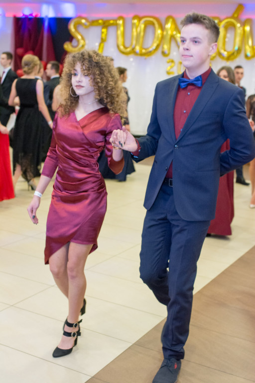 Studniówki 2018: Bal maturalny I Liceum Ogólnokształcącego w Brzegu [fotorelacja]