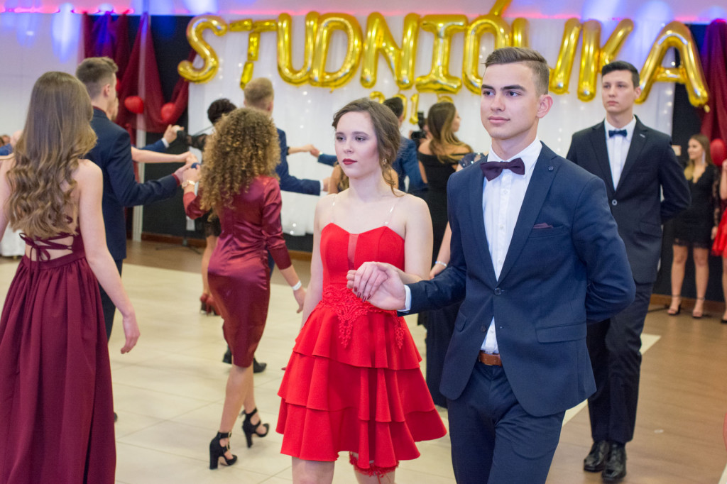 Studniówki 2018: Bal maturalny I Liceum Ogólnokształcącego w Brzegu [fotorelacja]