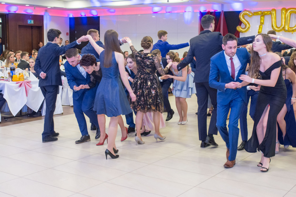Studniówki 2018: Bal maturalny I Liceum Ogólnokształcącego w Brzegu [fotorelacja]