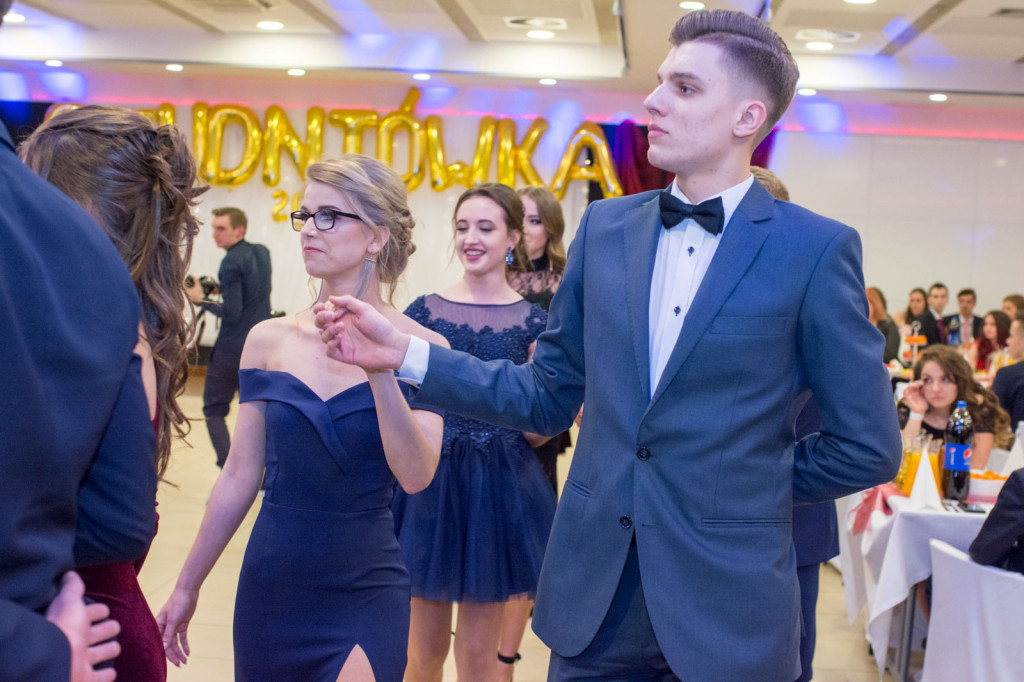 Studniówki 2018: Bal maturalny I Liceum Ogólnokształcącego w Brzegu [fotorelacja]