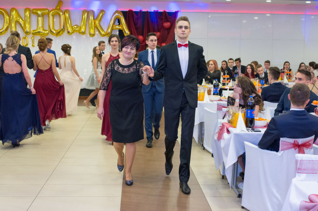 Studniówki 2018: Bal maturalny I Liceum Ogólnokształcącego w Brzegu [fotorelacja]