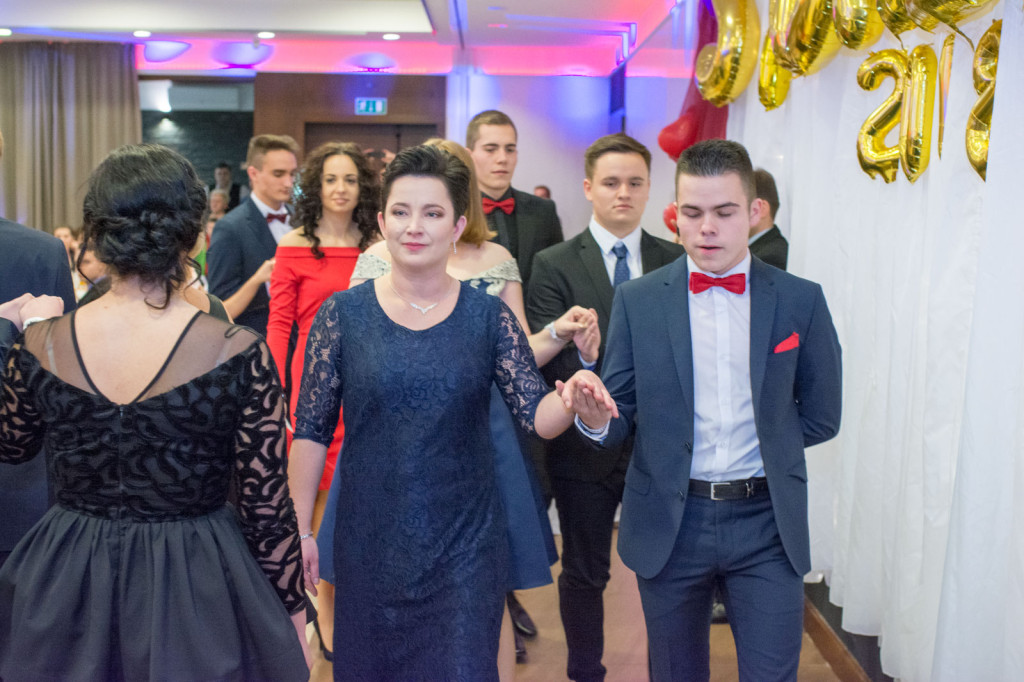 Studniówki 2018: Bal maturalny I Liceum Ogólnokształcącego w Brzegu [fotorelacja]