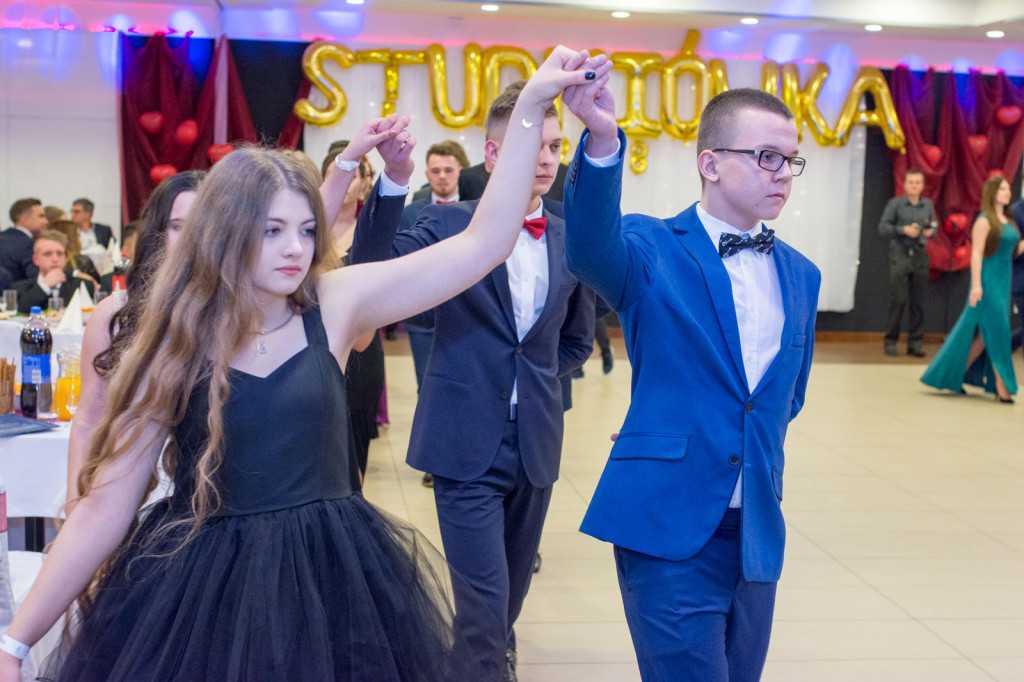 Studniówki 2018: Bal maturalny I Liceum Ogólnokształcącego w Brzegu [fotorelacja]