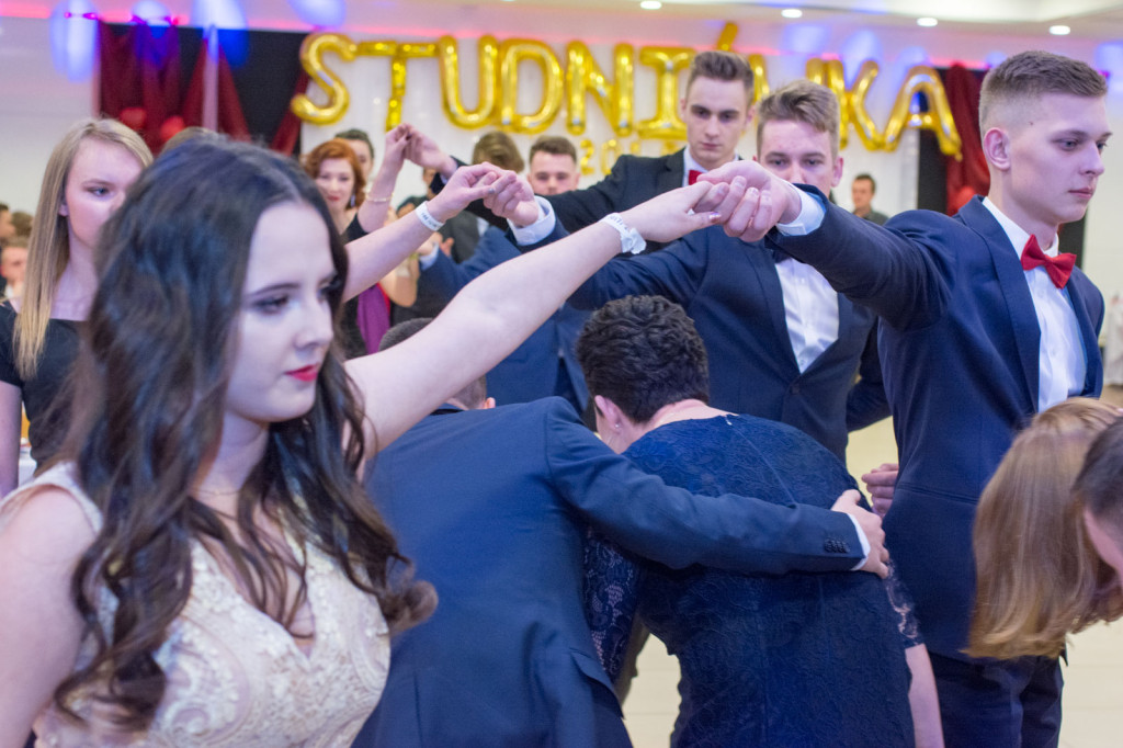 Studniówki 2018: Bal maturalny I Liceum Ogólnokształcącego w Brzegu [fotorelacja]