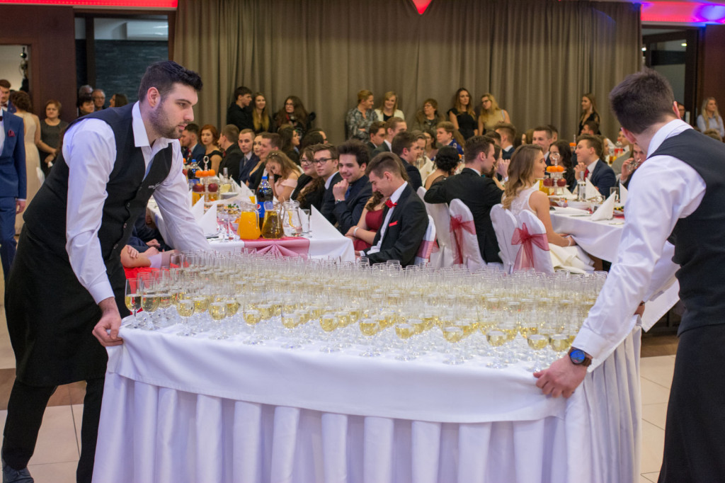 Studniówki 2018: Bal maturalny I Liceum Ogólnokształcącego w Brzegu [fotorelacja]