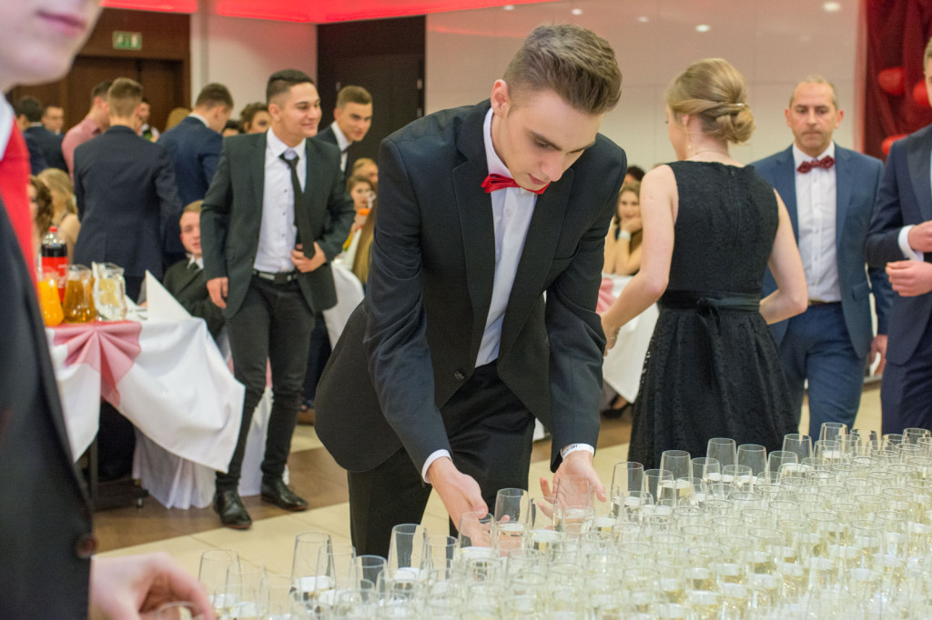 Studniówki 2018: Bal maturalny I Liceum Ogólnokształcącego w Brzegu [fotorelacja]