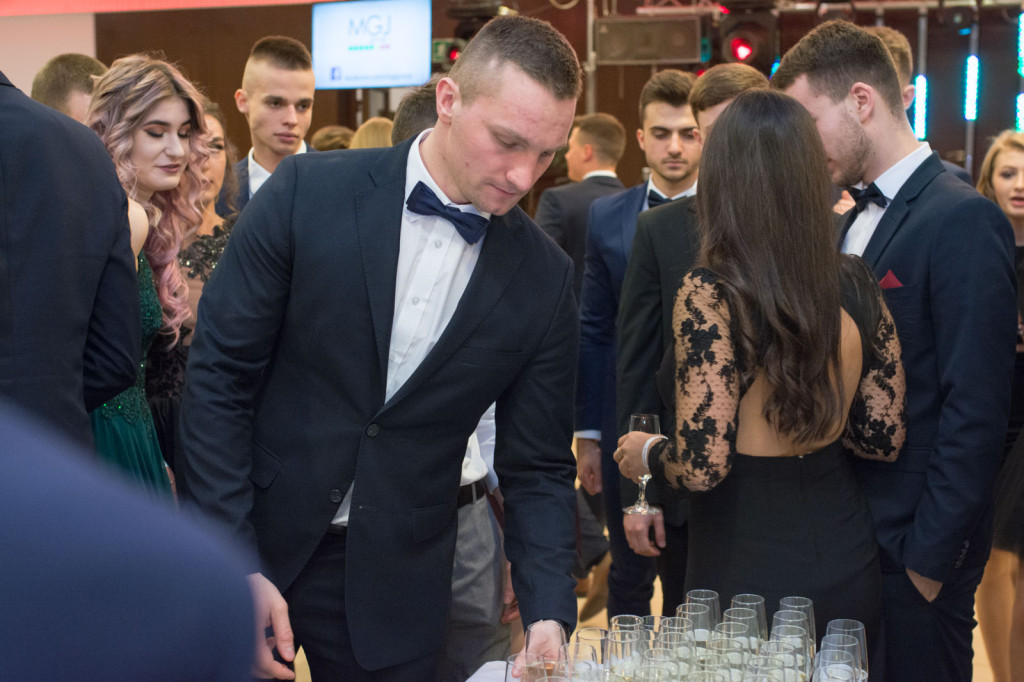 Studniówki 2018: Bal maturalny I Liceum Ogólnokształcącego w Brzegu [fotorelacja]
