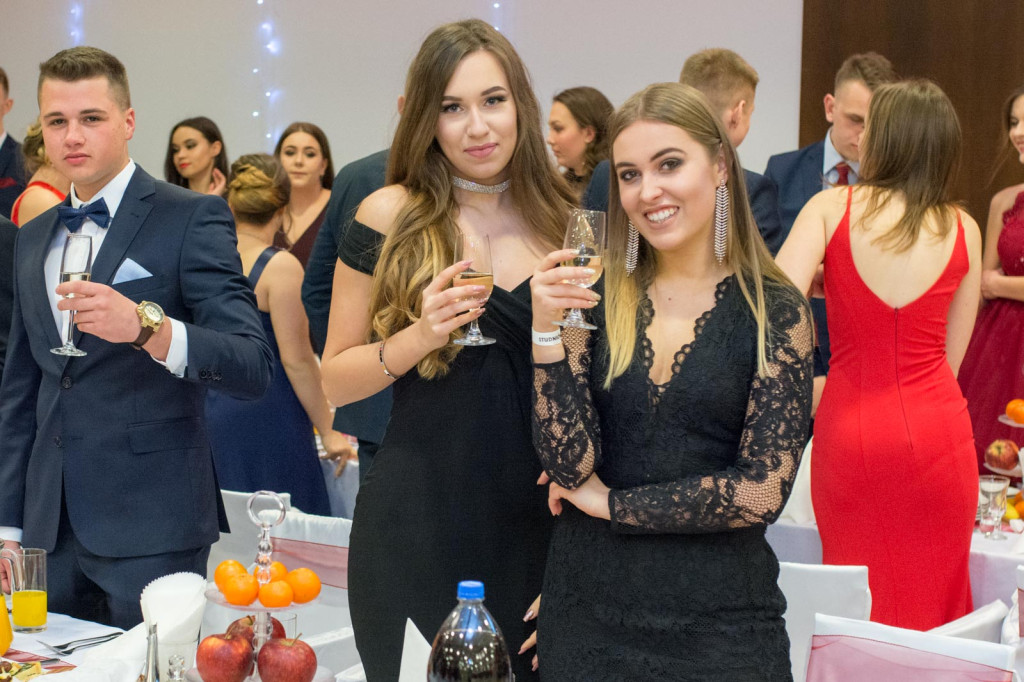 Studniówki 2018: Bal maturalny I Liceum Ogólnokształcącego w Brzegu [fotorelacja]