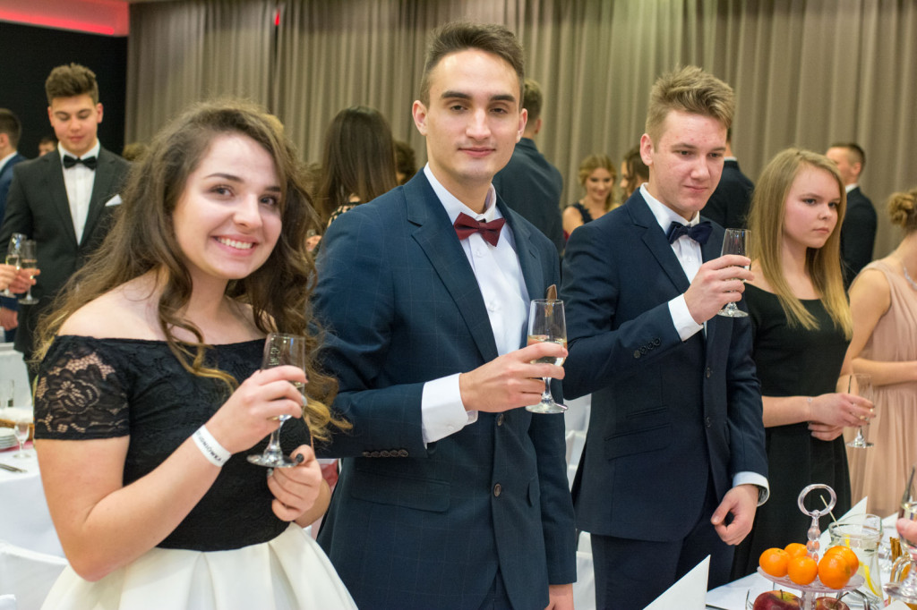 Studniówki 2018: Bal maturalny I Liceum Ogólnokształcącego w Brzegu [fotorelacja]