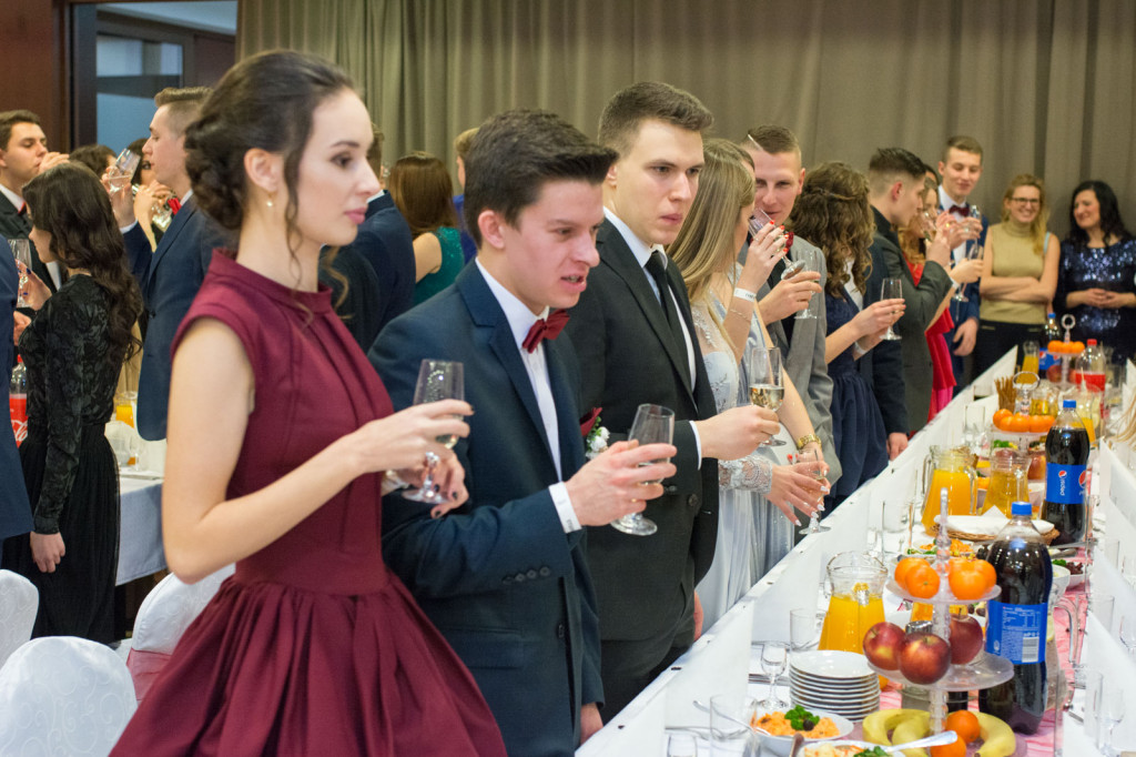 Studniówki 2018: Bal maturalny I Liceum Ogólnokształcącego w Brzegu [fotorelacja]