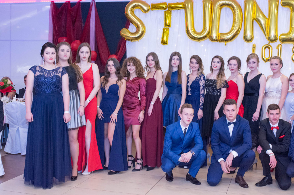 Studniówki 2018: Bal maturalny I Liceum Ogólnokształcącego w Brzegu [fotorelacja]