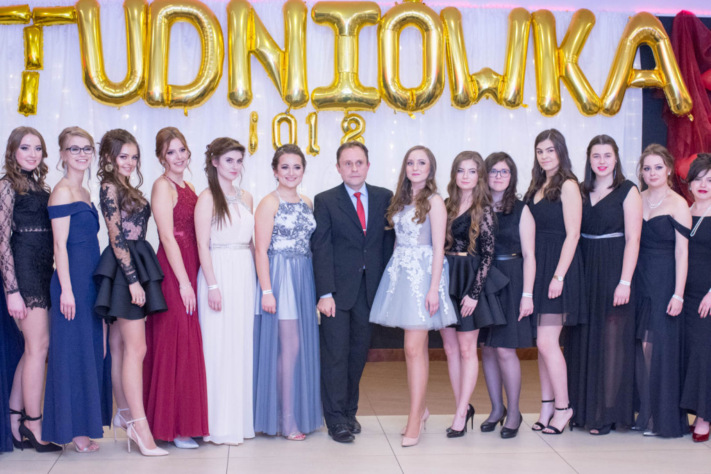 Studniówki 2018: Bal maturalny I Liceum Ogólnokształcącego w Brzegu [fotorelacja]