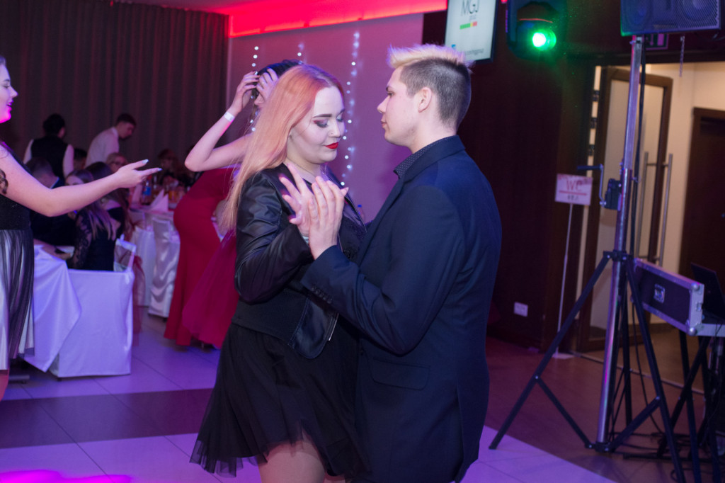 Studniówki 2018: Bal maturalny I Liceum Ogólnokształcącego w Brzegu [fotorelacja]