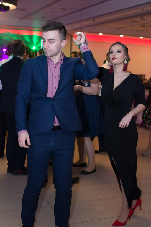 Studniówki 2018: Bal maturalny I Liceum Ogólnokształcącego w Brzegu [fotorelacja]