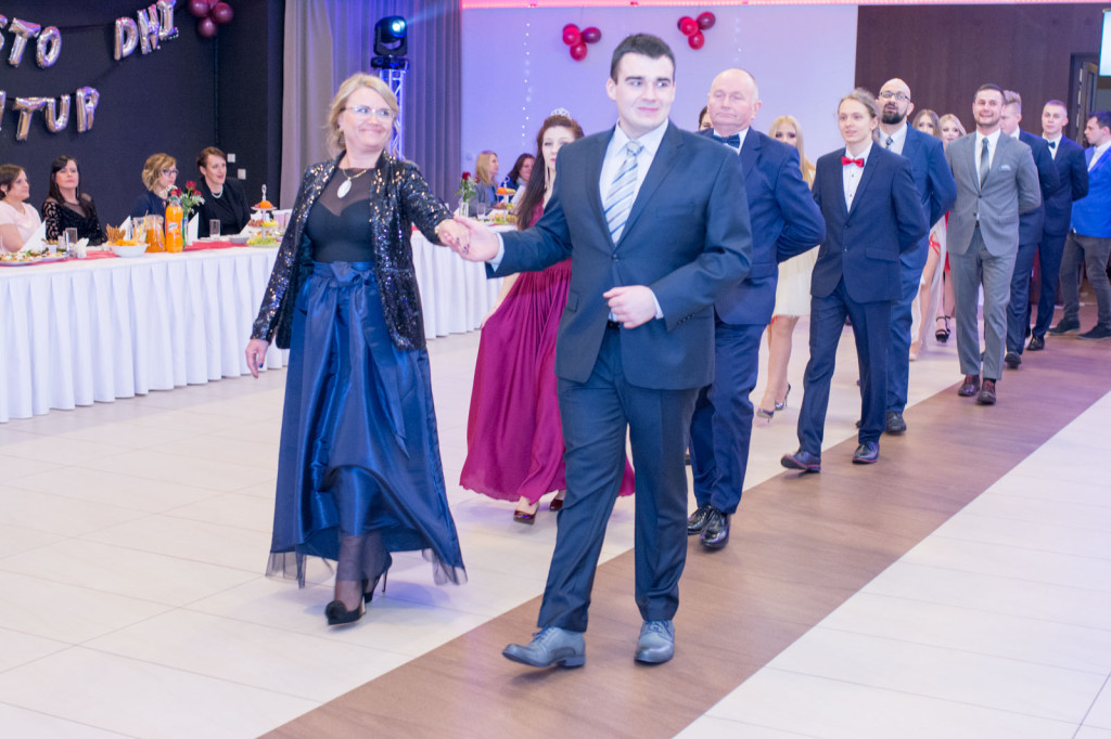 Studniówki 2018: Bal maturalny ZSB im. Księcia Jerzego II Piasta w Brzegu [fotorelacja]