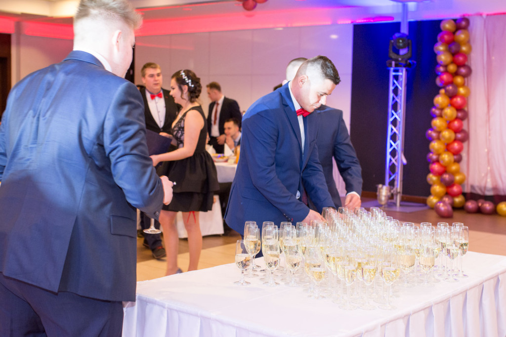Studniówki 2018: Bal maturalny ZSB im. Księcia Jerzego II Piasta w Brzegu [fotorelacja]