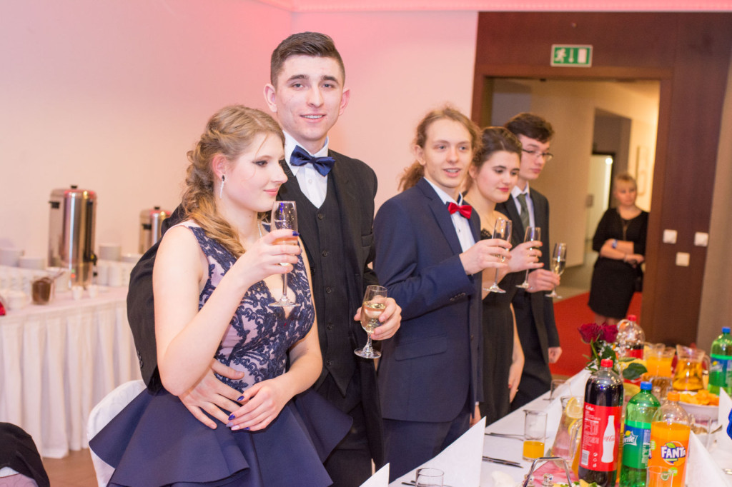 Studniówki 2018: Bal maturalny ZSB im. Księcia Jerzego II Piasta w Brzegu [fotorelacja]