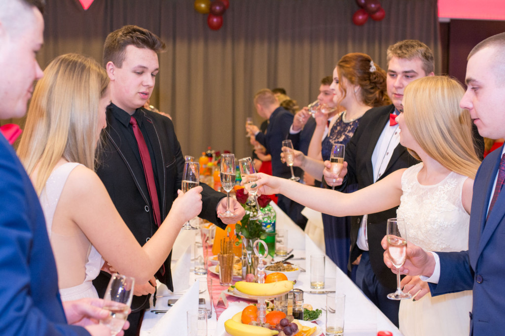 Studniówki 2018: Bal maturalny ZSB im. Księcia Jerzego II Piasta w Brzegu [fotorelacja]