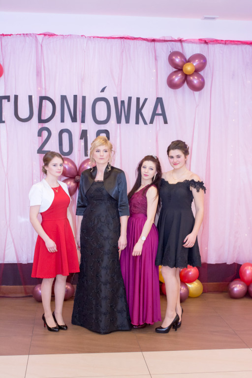 Studniówki 2018: Bal maturalny ZSB im. Księcia Jerzego II Piasta w Brzegu [fotorelacja]