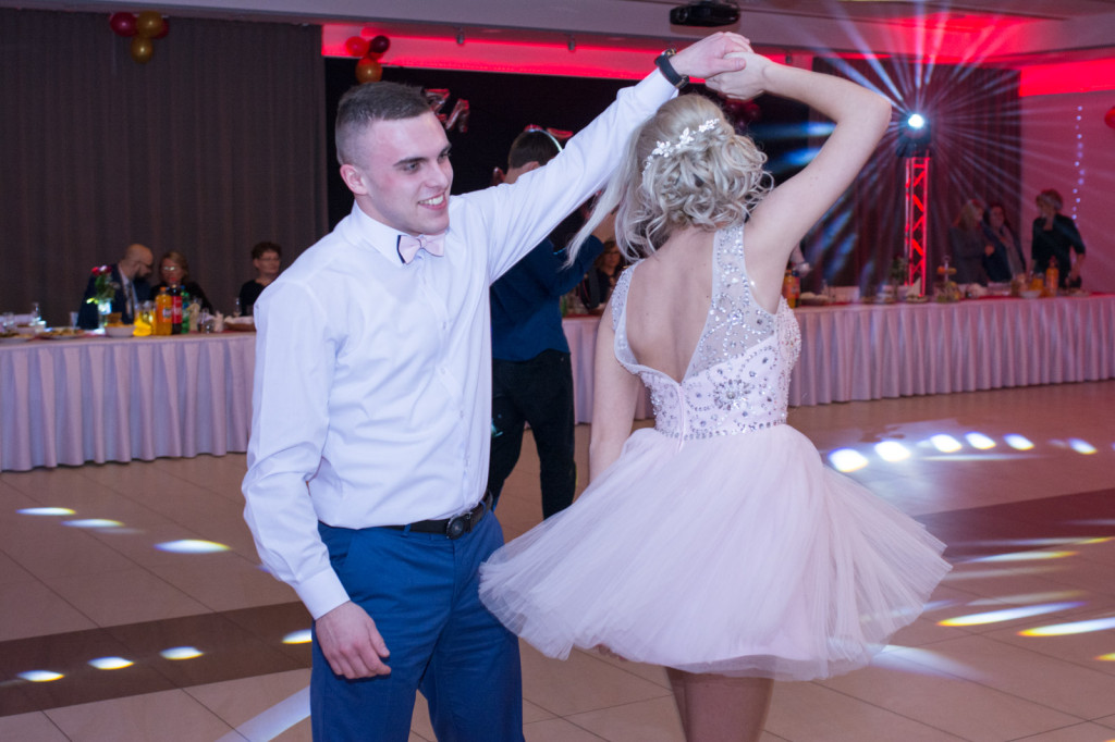 Studniówki 2018: Bal maturalny ZSB im. Księcia Jerzego II Piasta w Brzegu [fotorelacja]