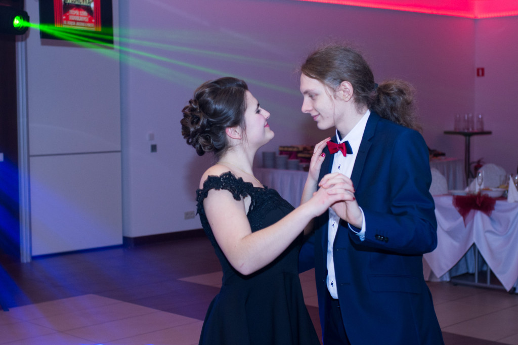 Studniówki 2018: Bal maturalny ZSB im. Księcia Jerzego II Piasta w Brzegu [fotorelacja]