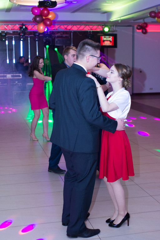 Studniówki 2018: Bal maturalny ZSB im. Księcia Jerzego II Piasta w Brzegu [fotorelacja]