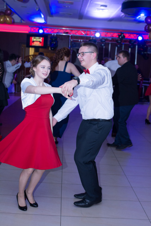 Studniówki 2018: Bal maturalny ZSB im. Księcia Jerzego II Piasta w Brzegu [fotorelacja]