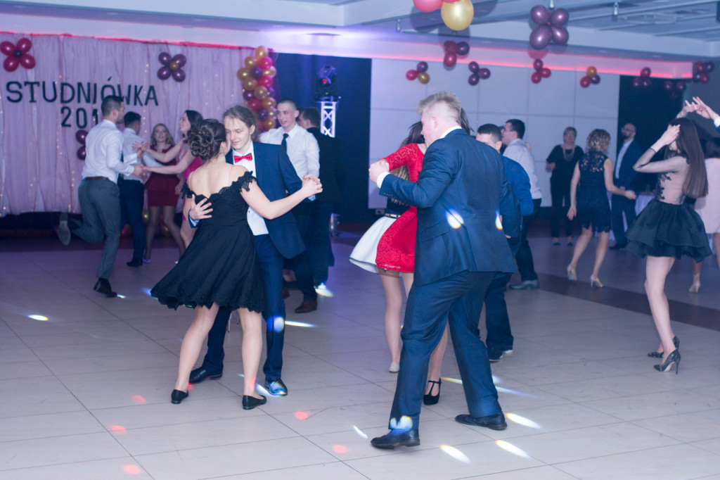 Studniówki 2018: Bal maturalny ZSB im. Księcia Jerzego II Piasta w Brzegu [fotorelacja]