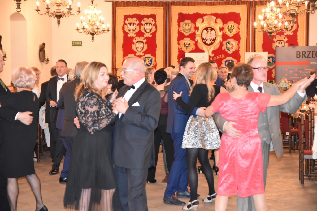 Bal Charytatywny TRZB i PCK [fotorelacja]