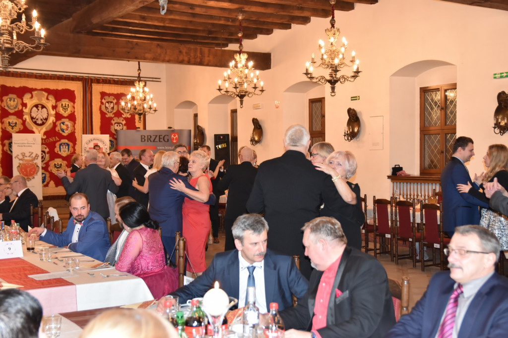 Bal Charytatywny TRZB i PCK [fotorelacja]