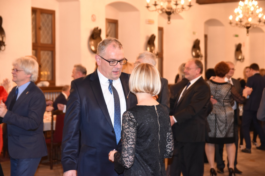 Bal Charytatywny TRZB i PCK [fotorelacja]