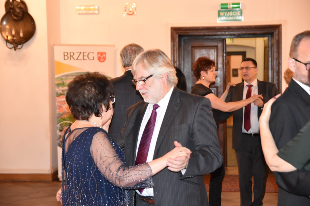 Bal Charytatywny TRZB i PCK [fotorelacja]