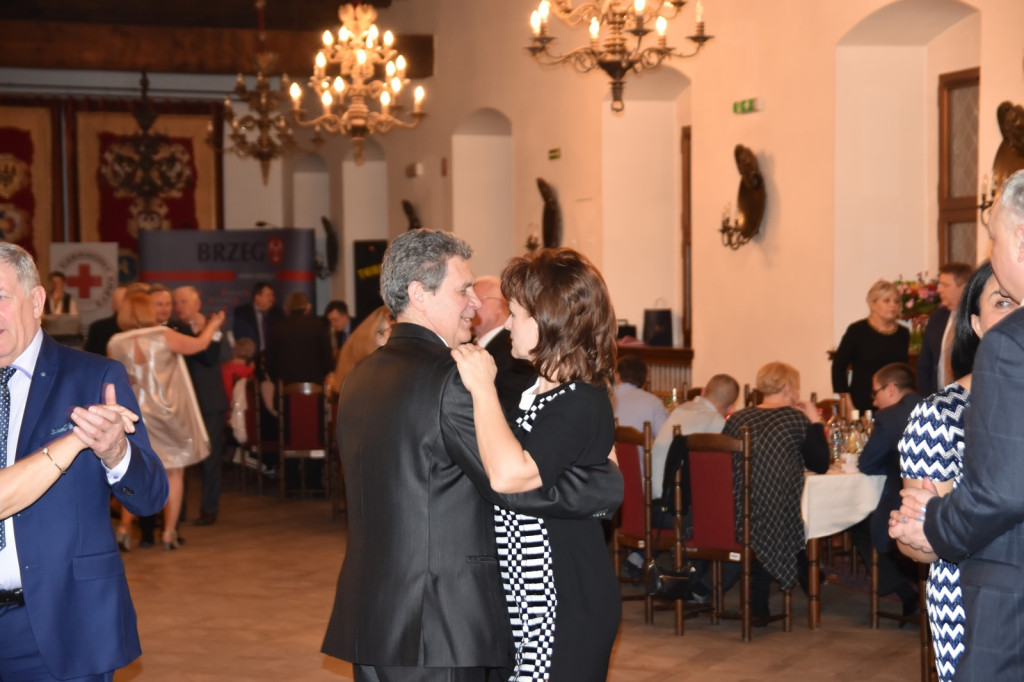 Bal Charytatywny TRZB i PCK [fotorelacja]